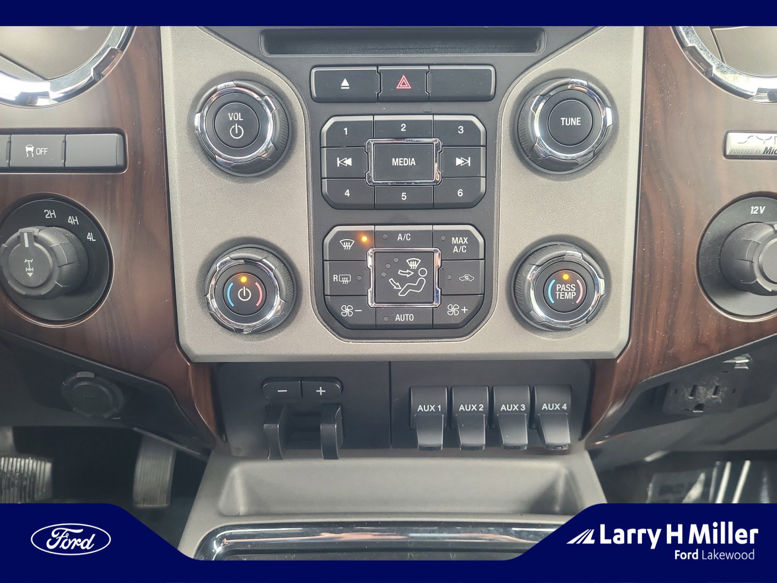 Used 2013 Ford F250 Lariat w/ Lariat Interior Pkg AWD/4WD image 30