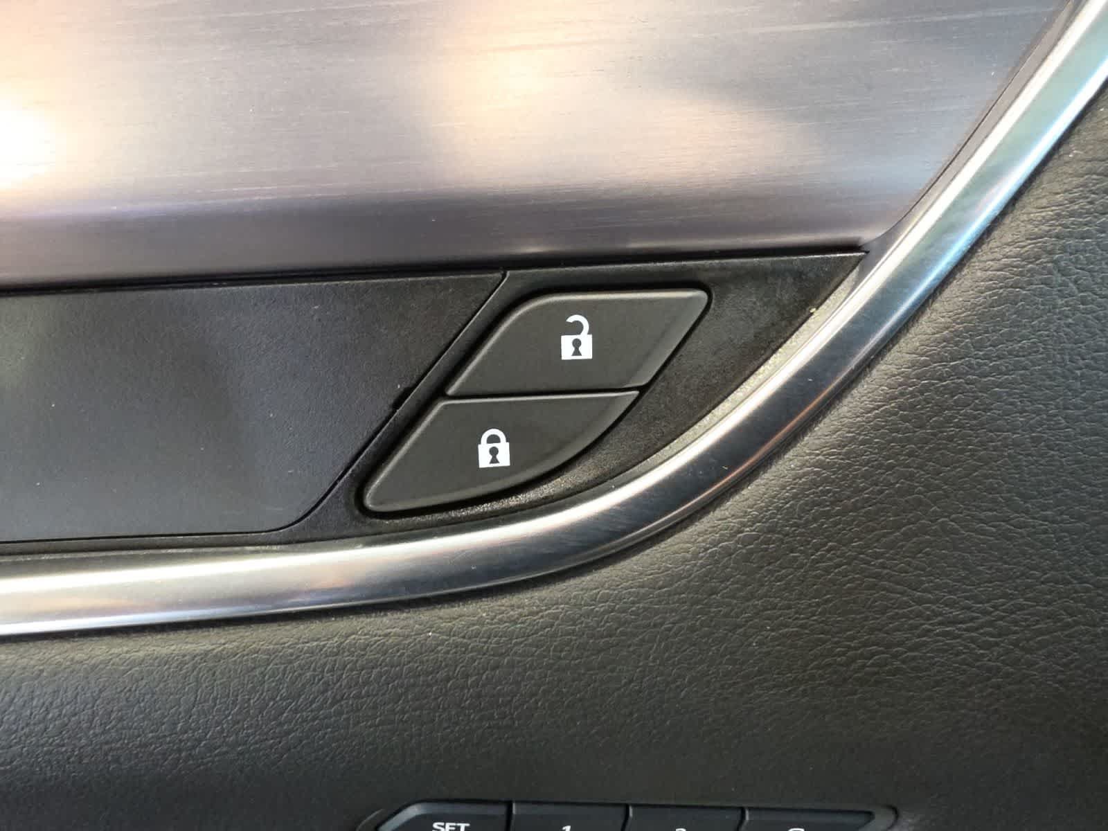Used 2019 Cadillac XT5 Luxury FWD image 21