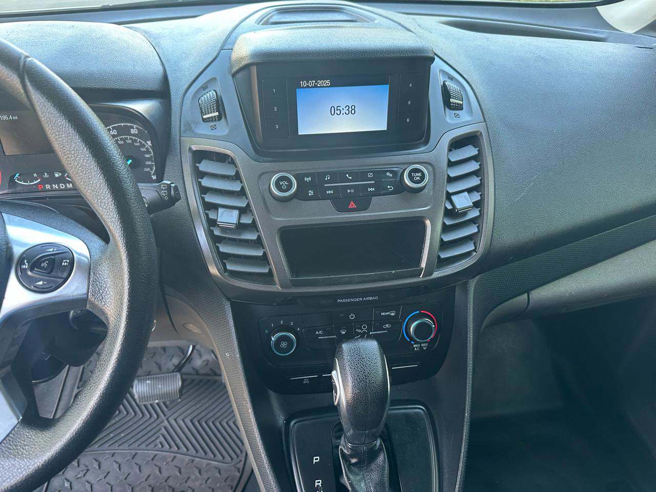 Used 2022 Ford Transit Connect XL FWD image 16