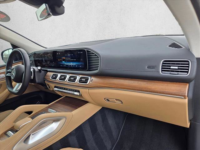 Used 2025 Mercedes-Benz GLS 580 4MATIC image 23