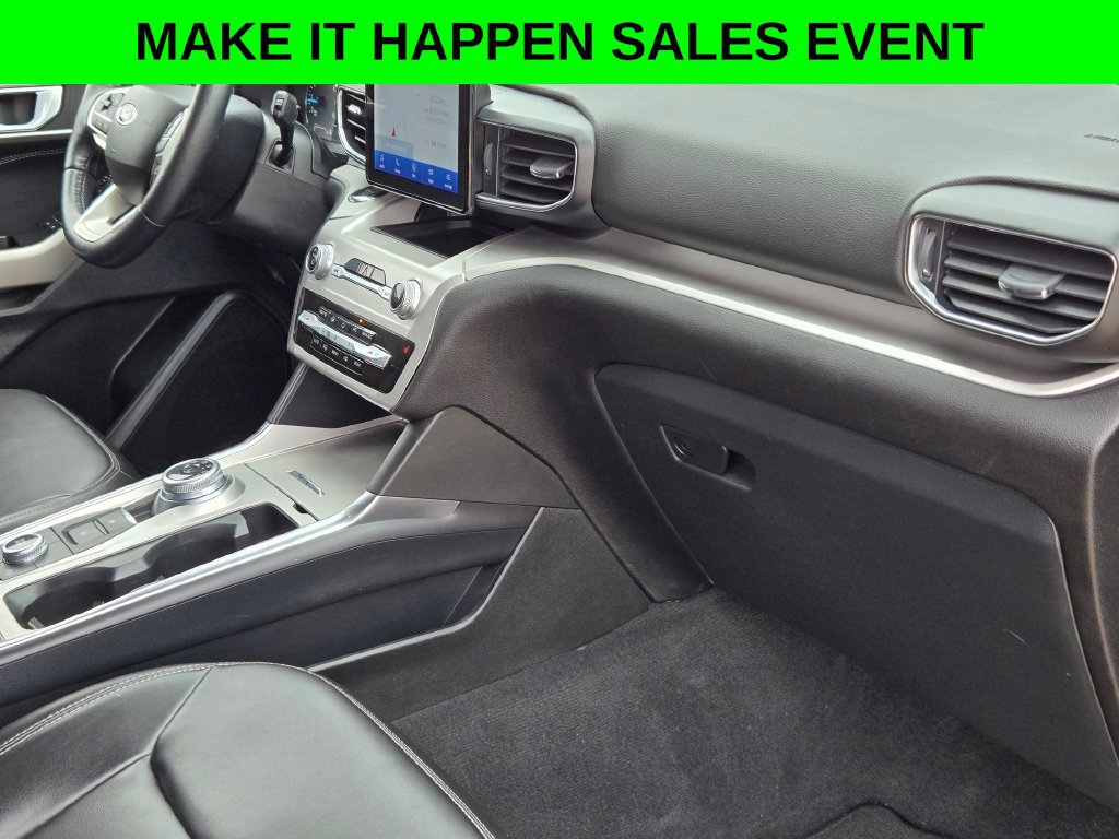 Used 2022 Ford Explorer XLT w/ Equipment Group 202A AWD/4WD image 28