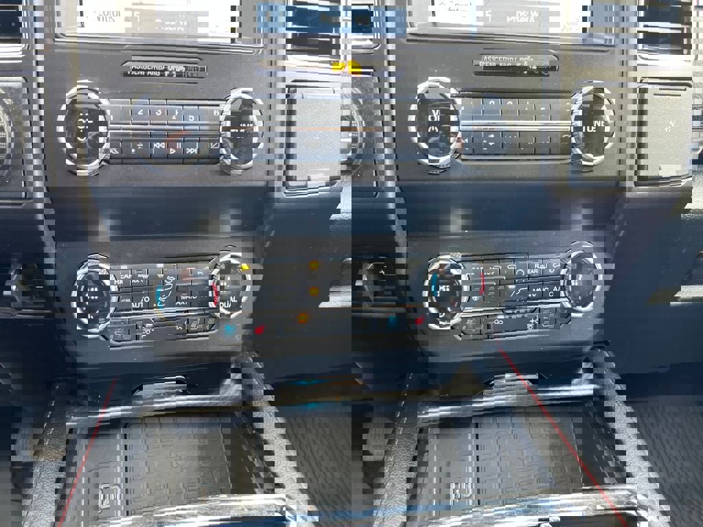 Used 2021 Ford Expedition Limited w/ Equipment Group 303A image 15