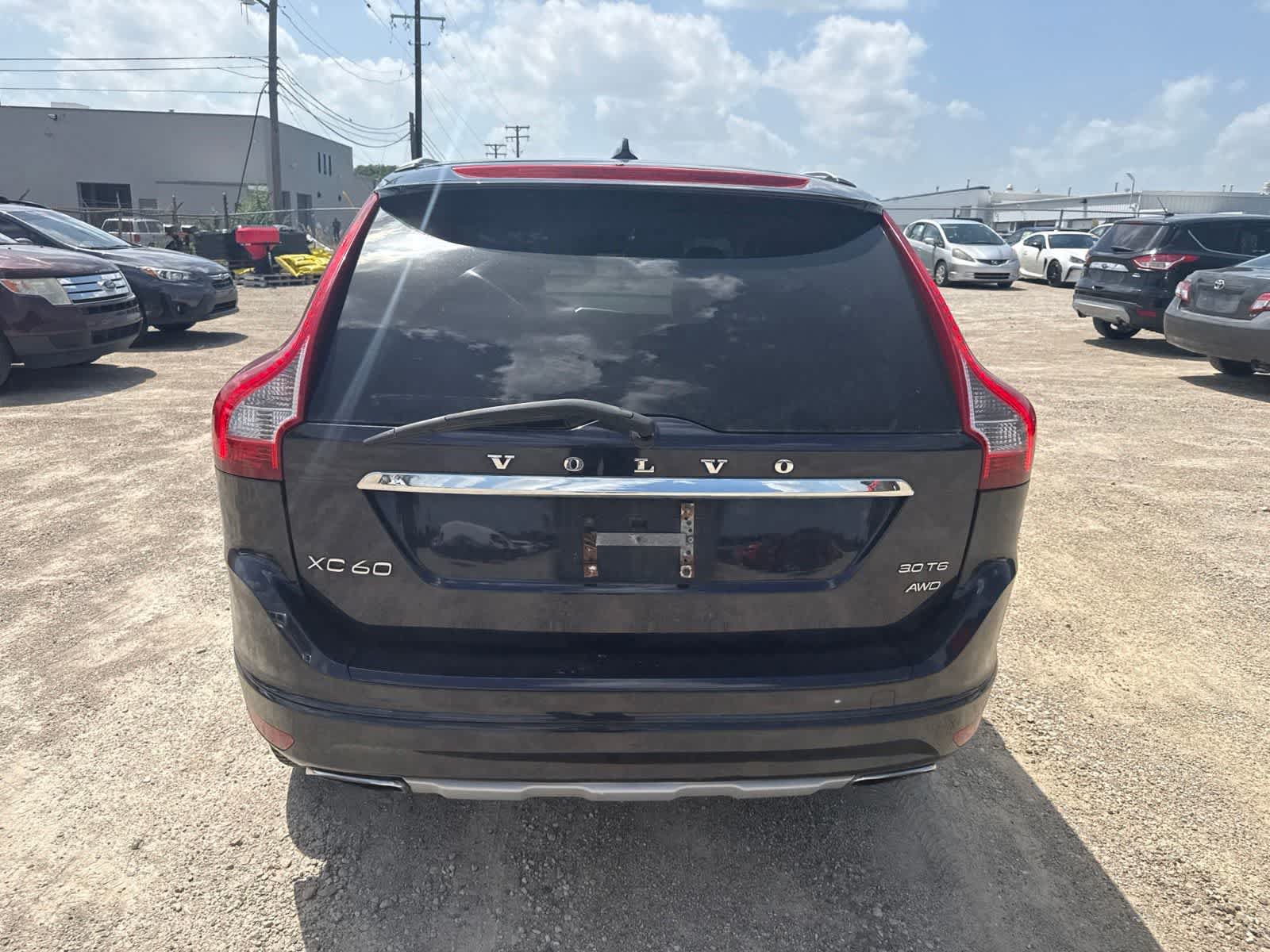 Used 2016 Volvo XC60 T6 AWD/4WD image 13