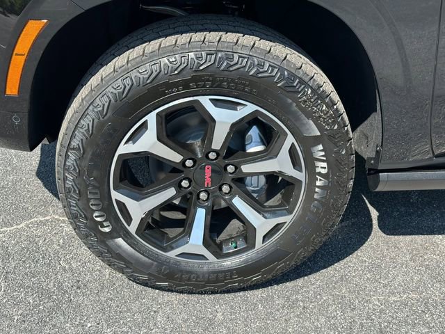 New 2026 GMC Yukon XL AT4 w/ AT4 Premium Package AWD/4WD image 9