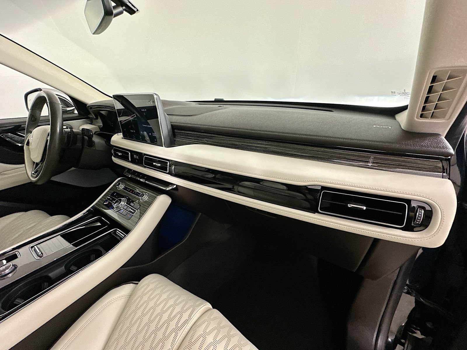 Used 2020 Lincoln Aviator Black Label Grand Touring w/ Class IV Trailer Tow Package AWD/4WD image 46
