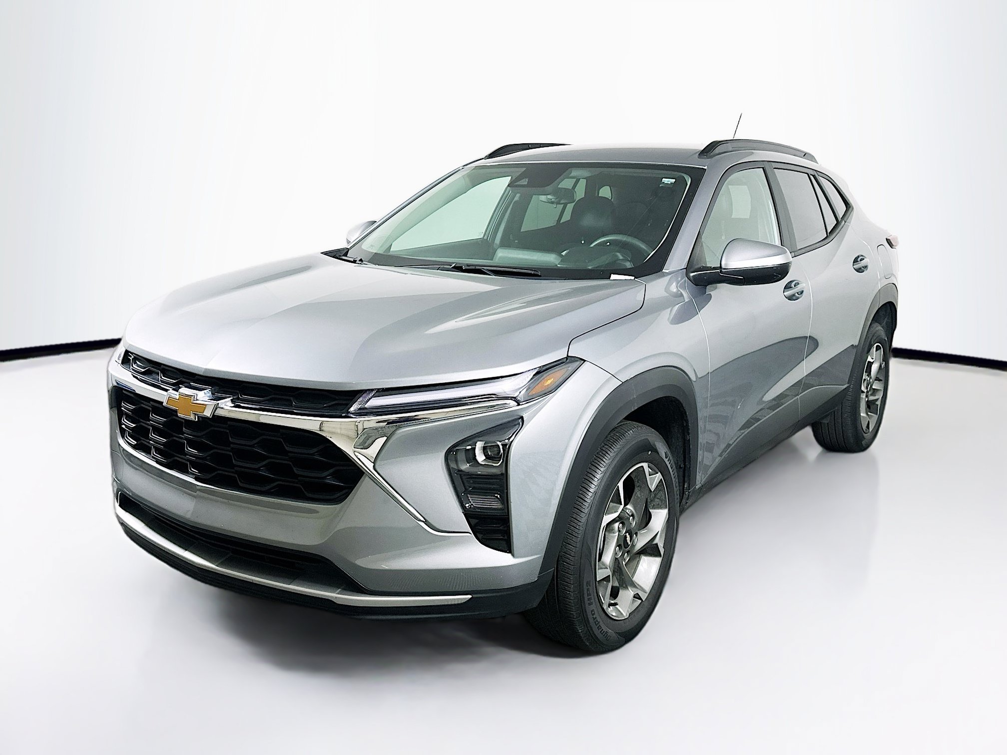 Used 2024 Chevrolet Trax LT FWD image 3