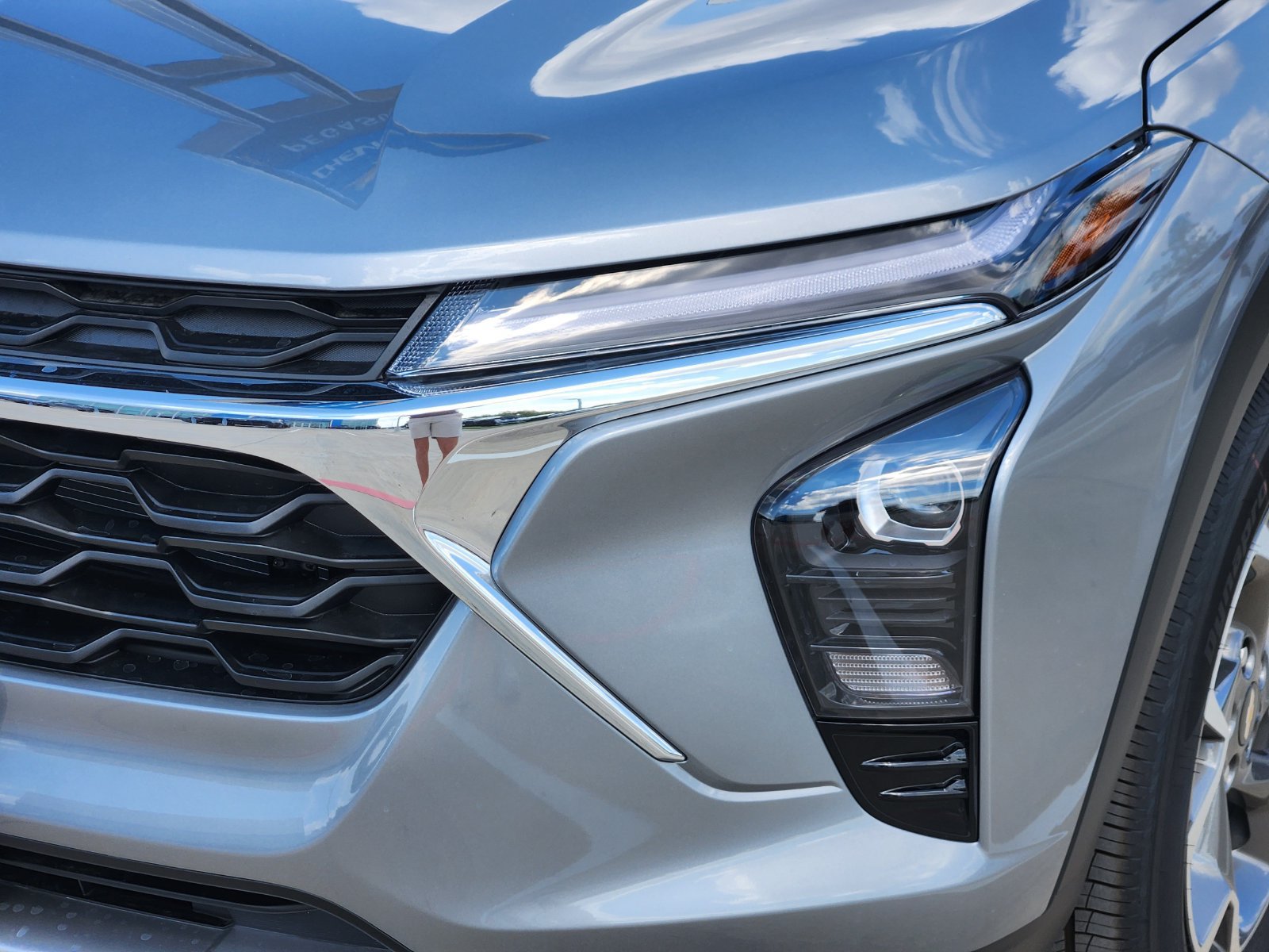 New 2026 Chevrolet Trax LT w/ LT Convenience Package FWD image 9