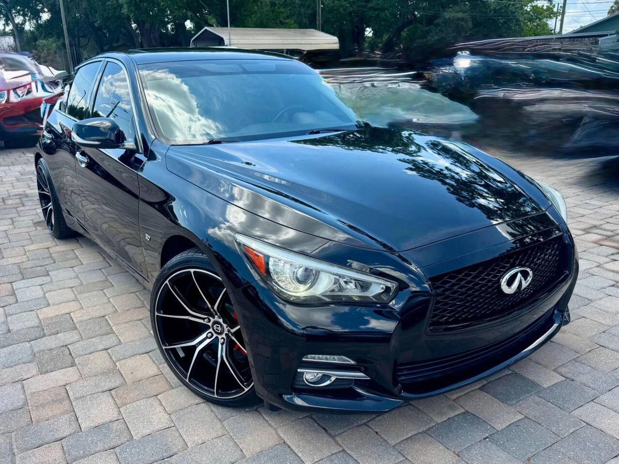 Used 2015 INFINITI Q50 Premium w/ Navigation Package AWD/4WD image 3