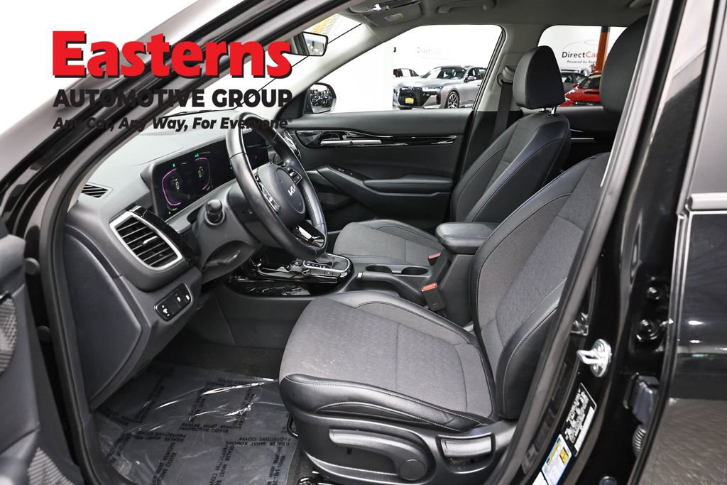 Used 2025 Kia Seltos S FWD image 13