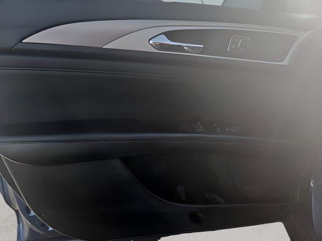 Used 2019 Lincoln MKZ Premiere image 9
