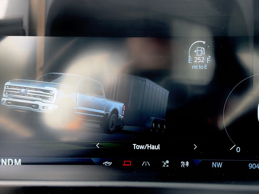 Used 2023 Ford F250 Lariat image 32