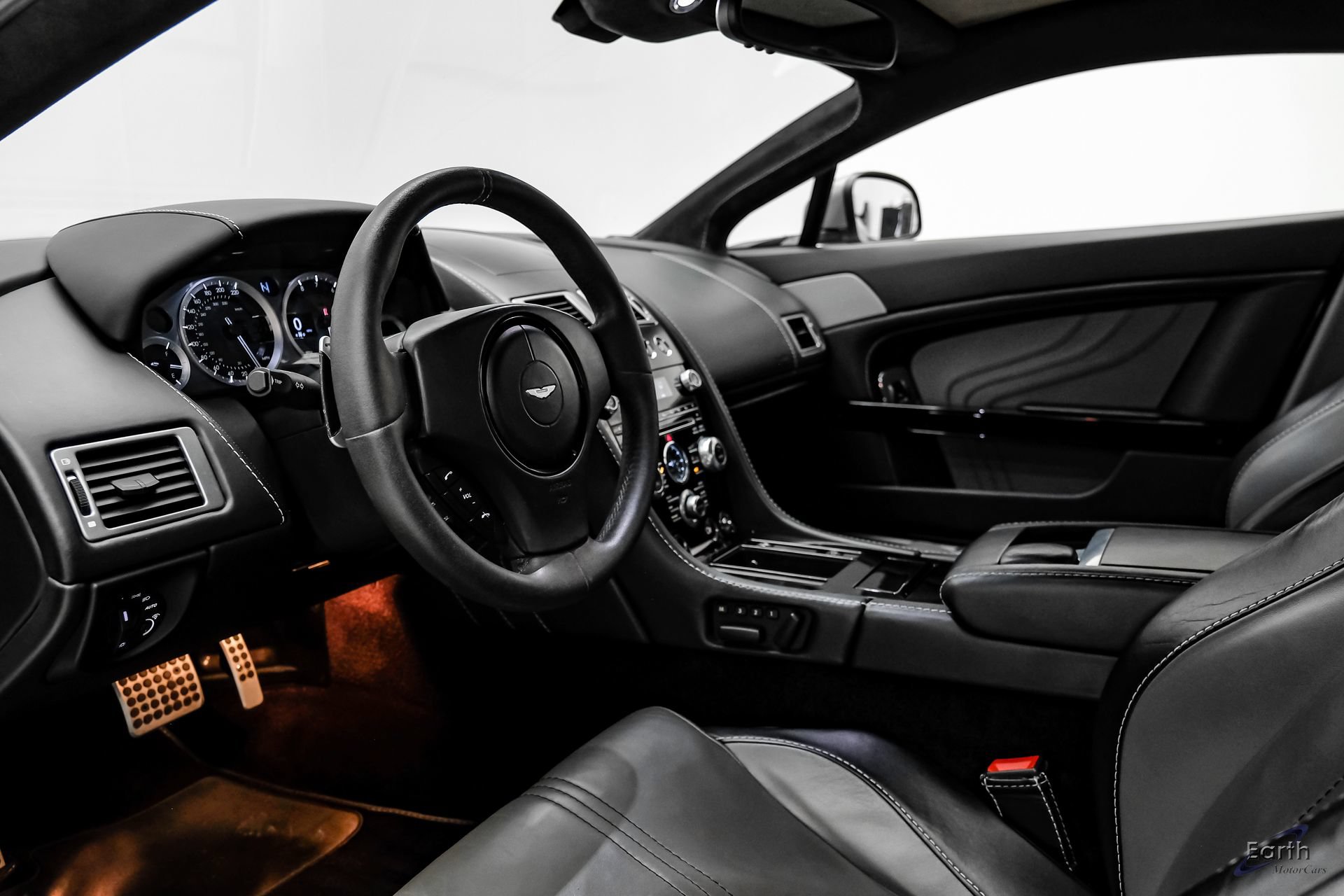 Used 2014 Aston Martin V8 Vantage S RWD image 34