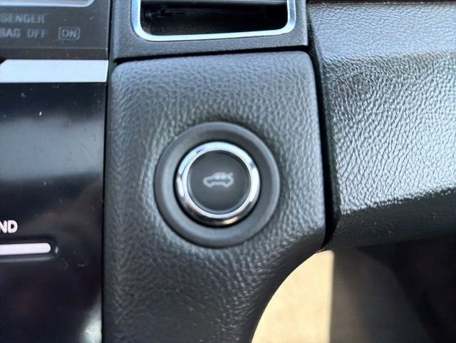 Used 2018 Ford Taurus Limited FWD image 20