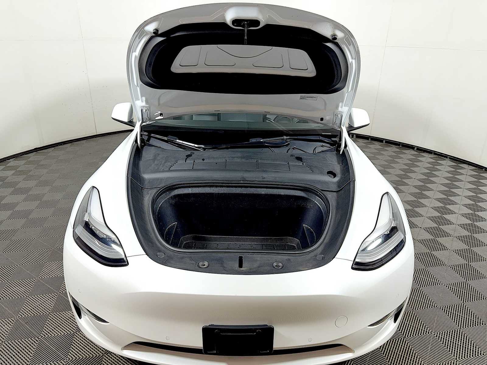 Used 2022 Tesla Model Y Long Range AWD/4WD image 31