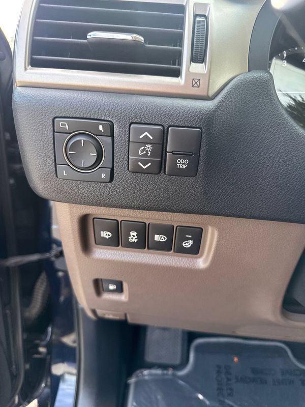 Used 2021 Lexus GX 460 Premium w/ Premium Package AWD/4WD image 18
