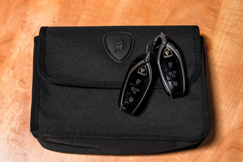 Used 2022 Lamborghini Urus image 65