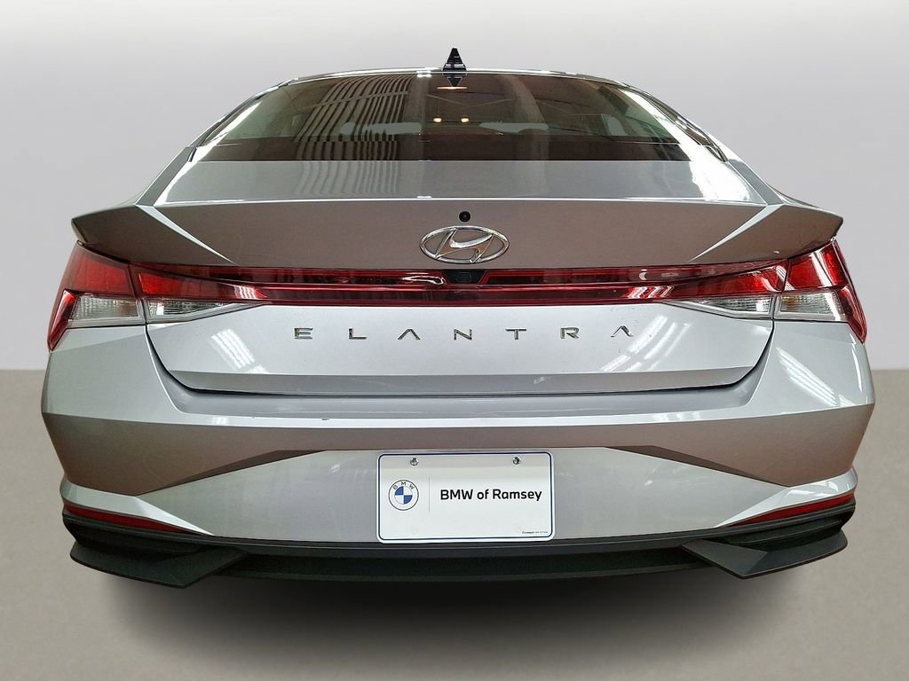 Used 2023 Hyundai Elantra SEL image 5