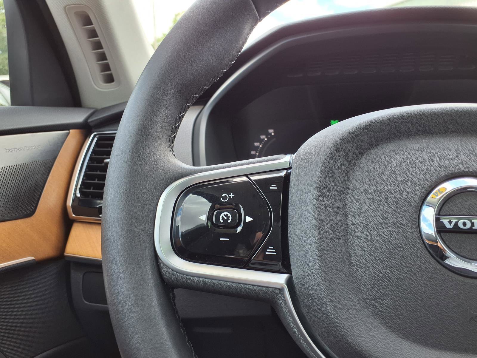 Certified 2024 Volvo XC90 B5 Plus w/ Protection Package Premier image 30