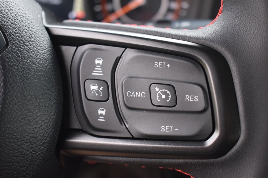 Used 2024 Jeep Wrangler Unlimited Rubicon w/ Technology Group image 28