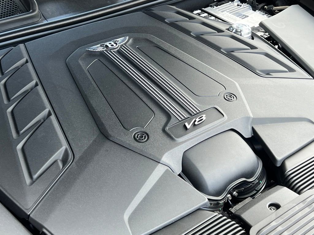 Used 2025 Bentley Bentayga image 52