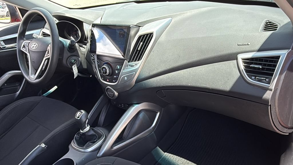 Used 2016 Hyundai Veloster FWD image 38
