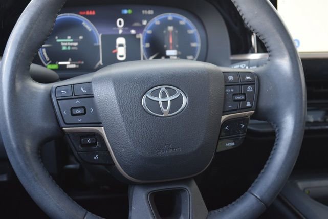 Used 2023 Toyota Crown Limited image 44