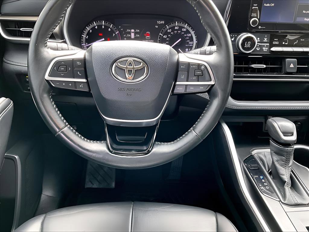 Used 2020 Toyota Highlander XLE image 14
