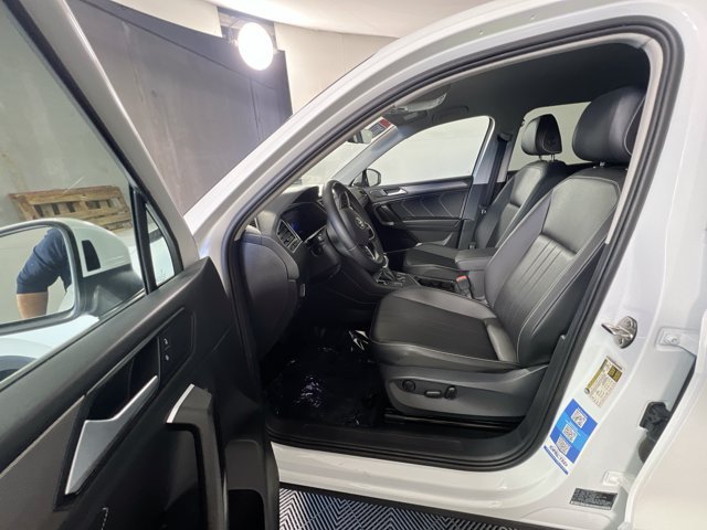 Used 2023 Volkswagen Tiguan SE FWD image 14
