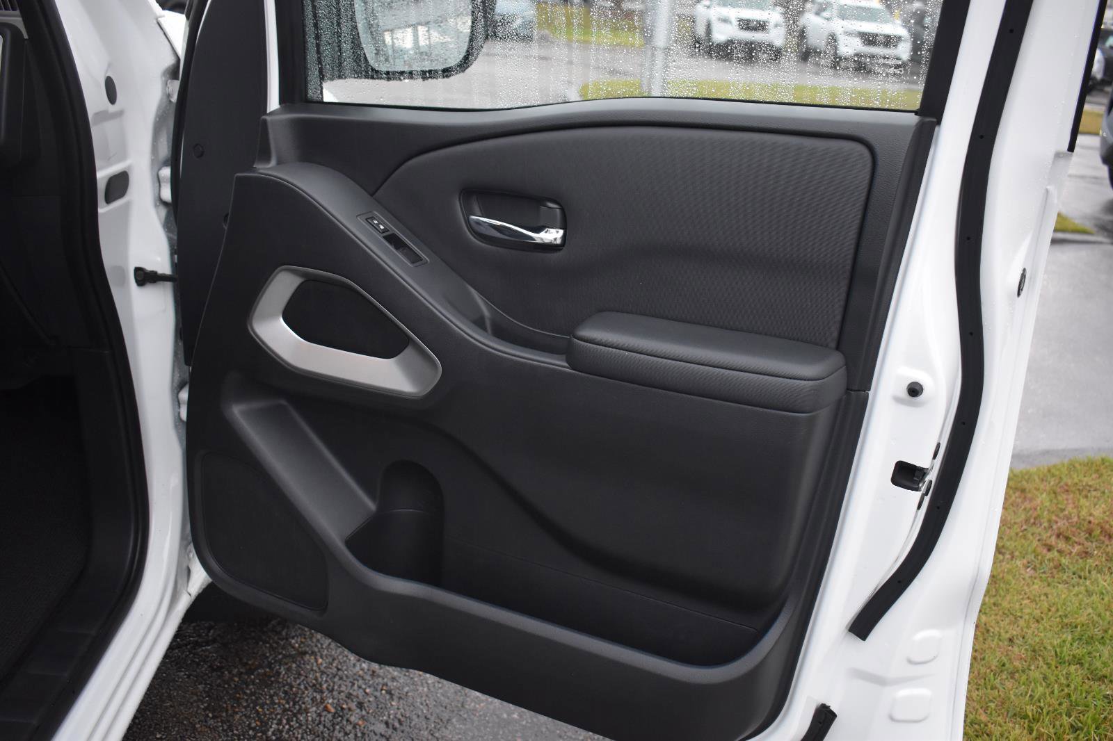 Used 2023 Nissan Frontier SV w/ SV Convenience Package image 45