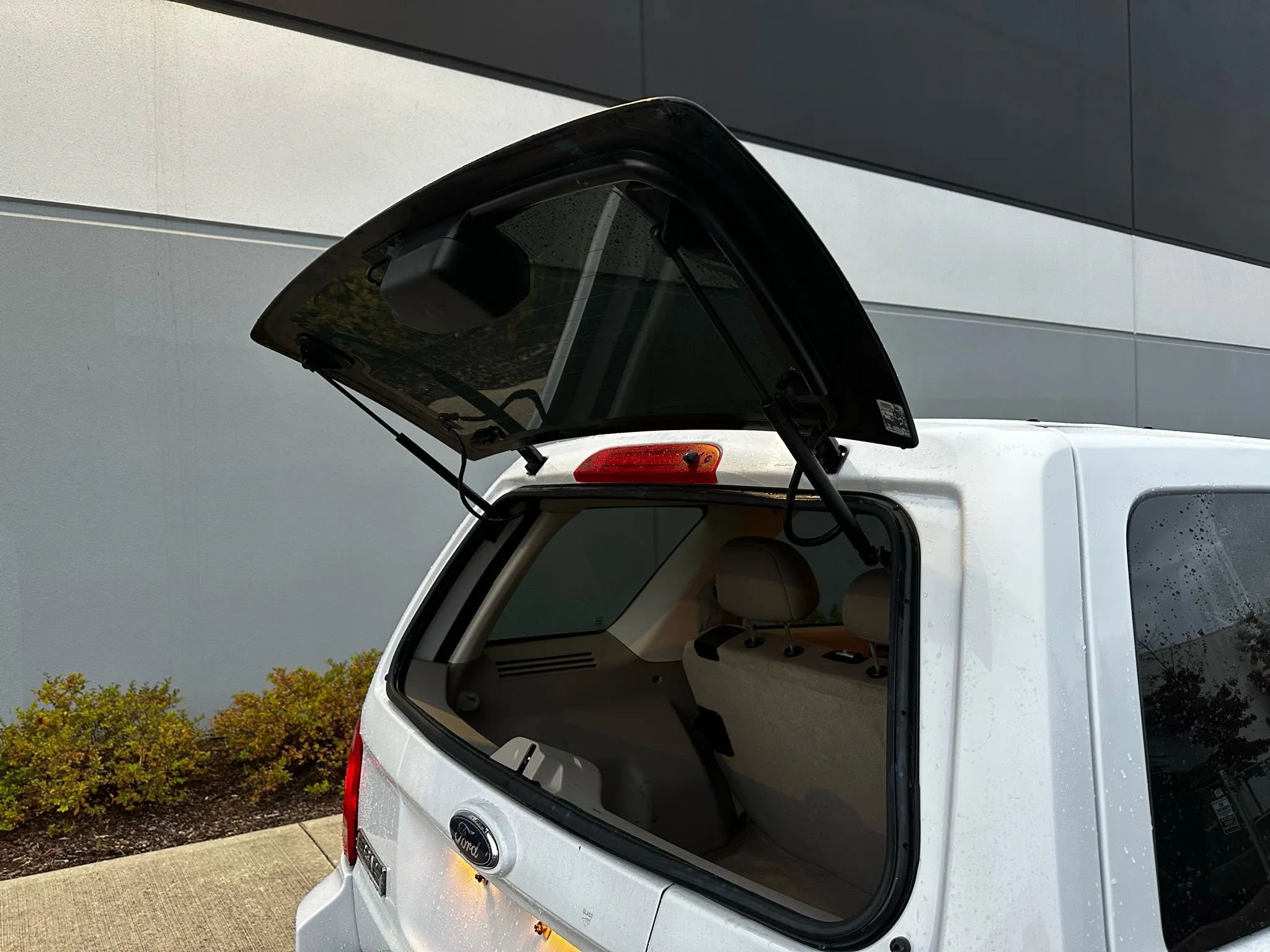 Used 2011 Ford Escape 4WD Hybrid image 21