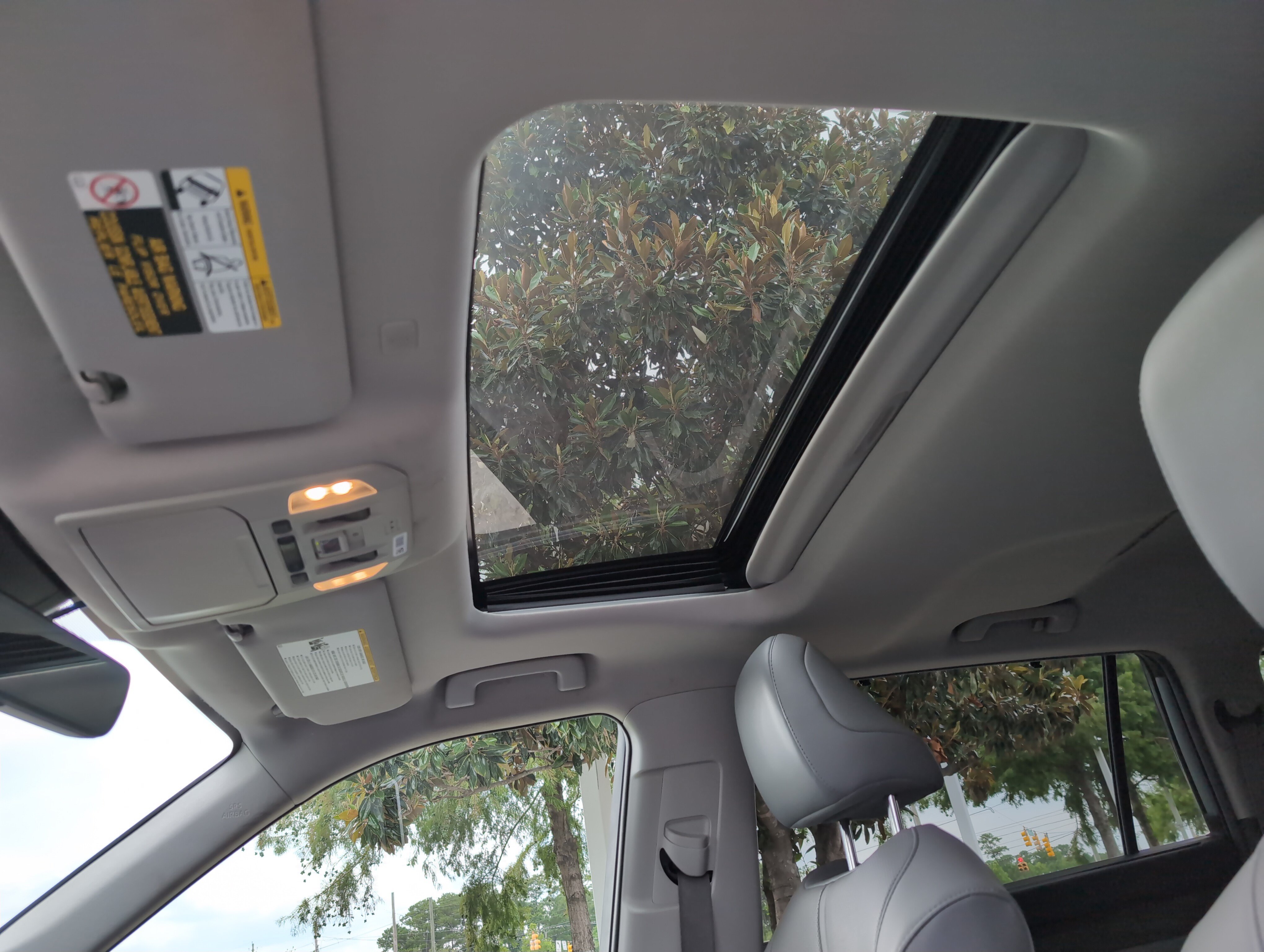 Used 2020 Toyota Highlander Limited FWD image 28