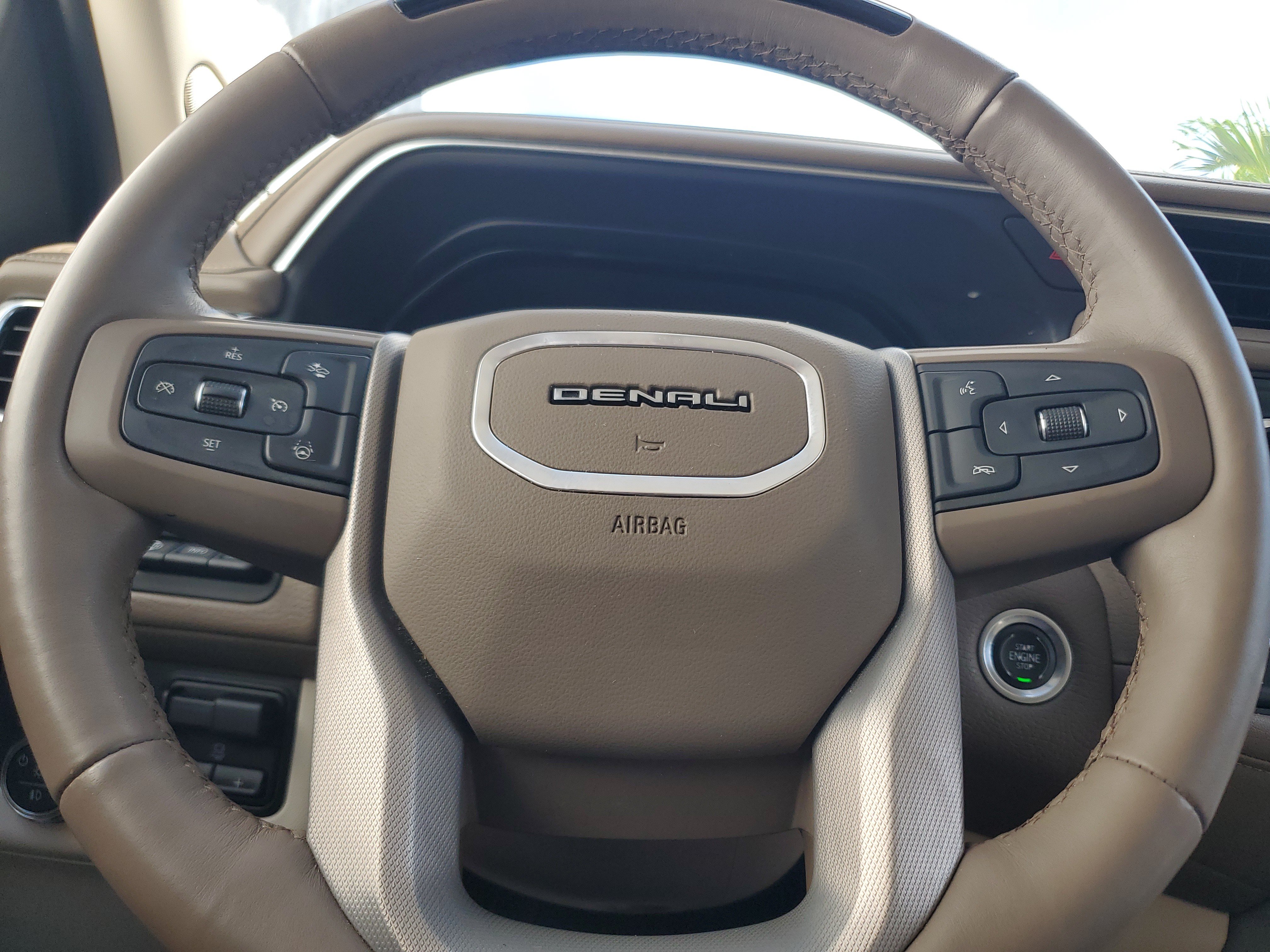 Used 2024 GMC Yukon XL Denali w/ Denali Reserve Package AWD/4WD image 24