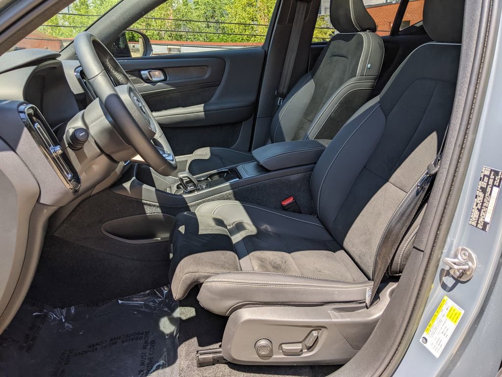 Certified 2023 Volvo XC40 Recharge Ultimate AWD/4WD image 11