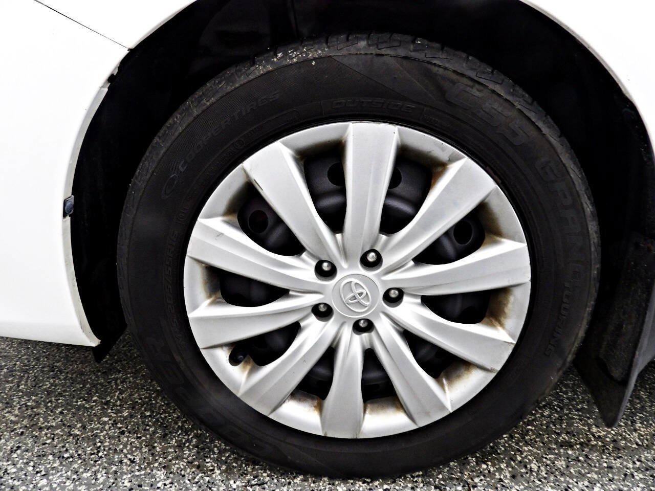 Used 2013 Toyota Corolla LE FWD image 17