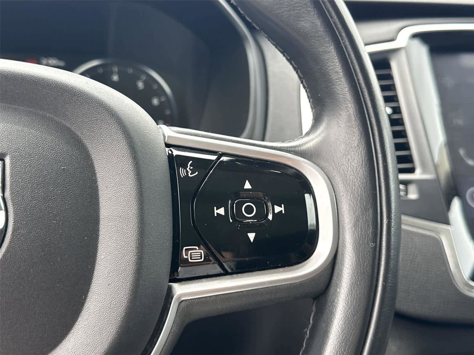 Used 2019 Volvo XC90 T6 Momentum w/ Protection Package Premier AWD/4WD image 16