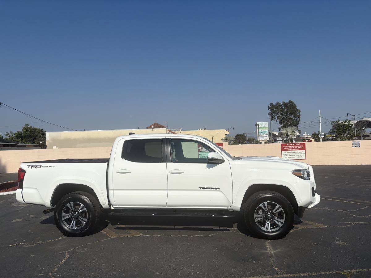 Used 2019 Toyota Tacoma TRD Sport image 39