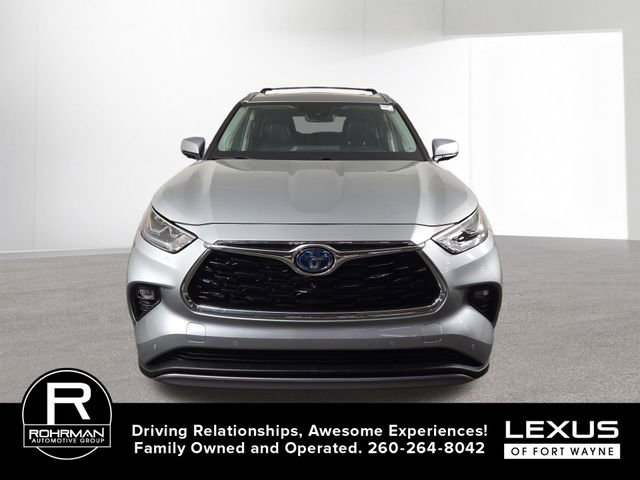 Used 2024 Toyota Highlander Platinum AWD/4WD image 3