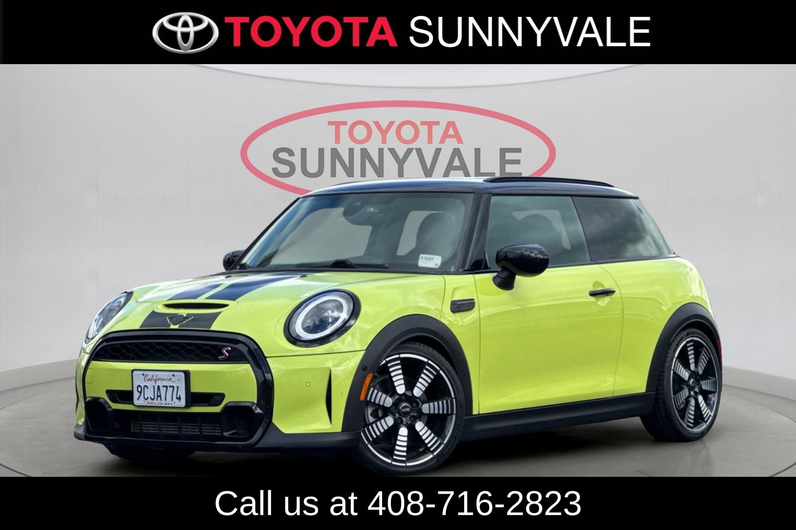 Used 2023 MINI Cooper S w/ Driver Assistance Package FWD image 1