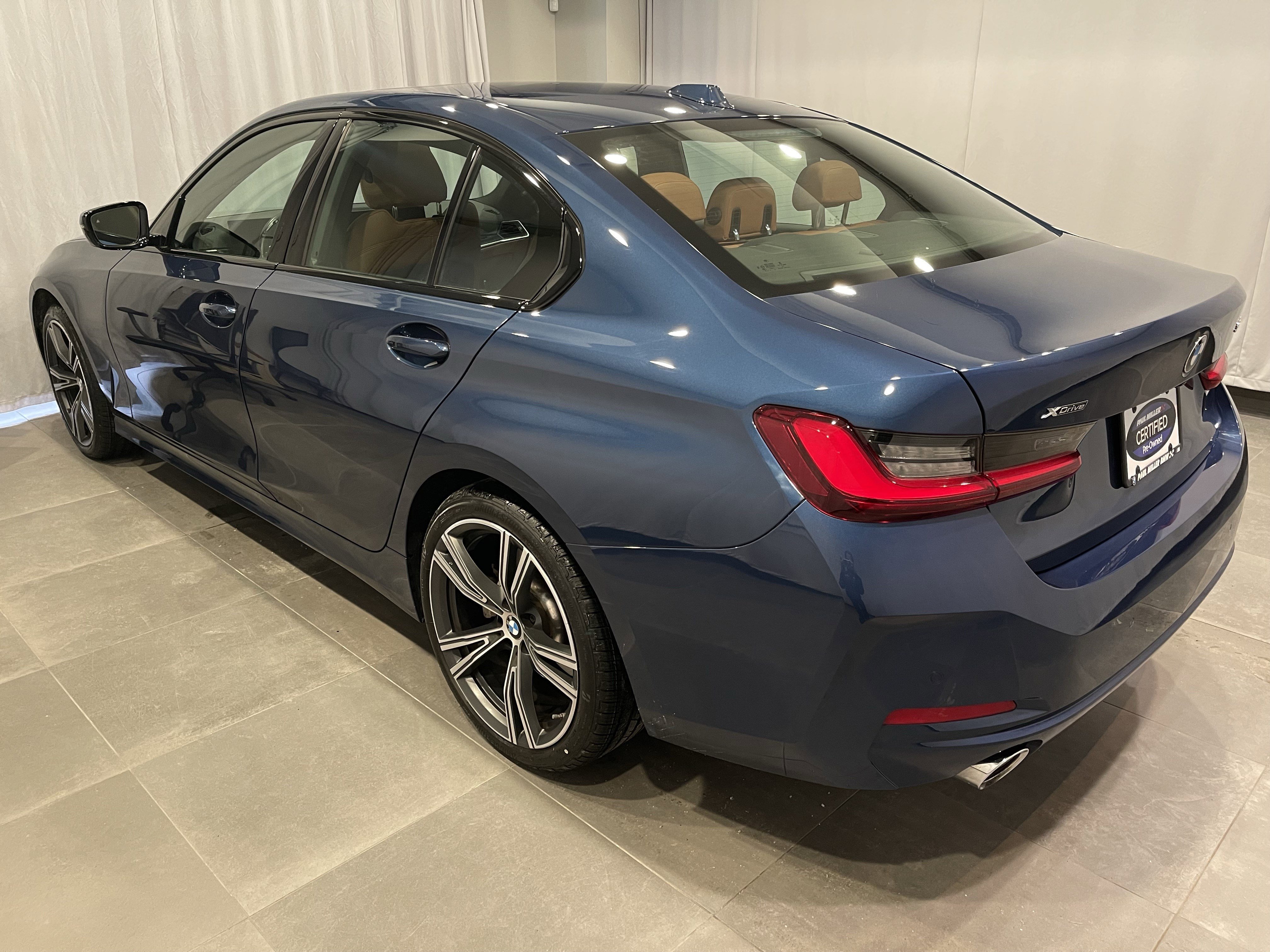 Used 2023 BMW 330i xDrive 330i xDrive w/ Driving Assistance Package image 5