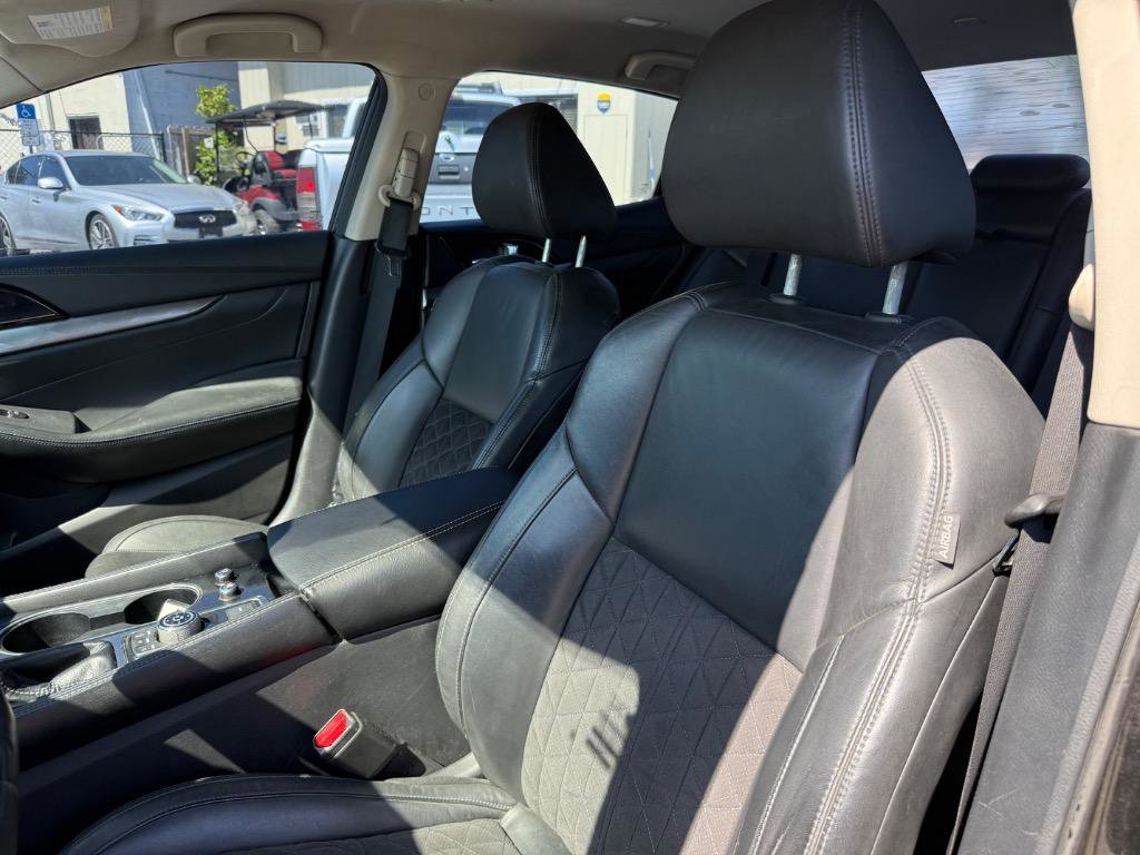Used 2017 Nissan Maxima SR w/ Midnight Edition FWD image 10