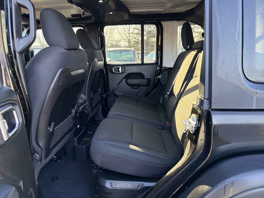 Used 2024 Jeep Wrangler Unlimited Rubicon 4xe AWD/4WD image 14