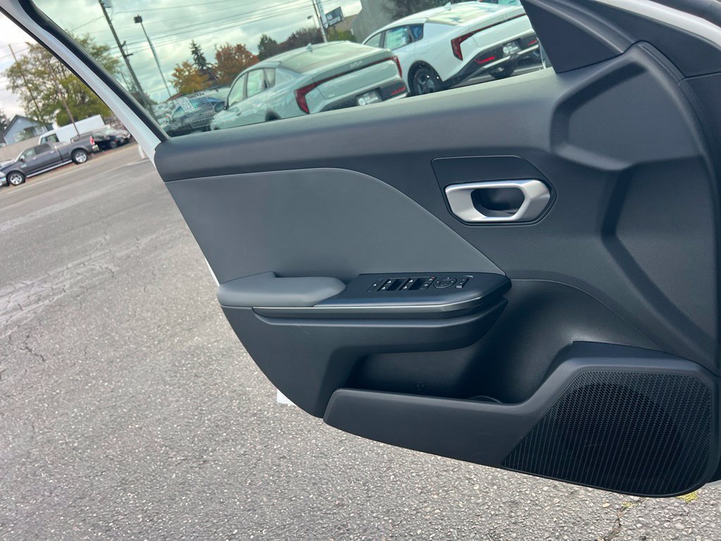 Certified 2025 Kia K4 FWD image 19