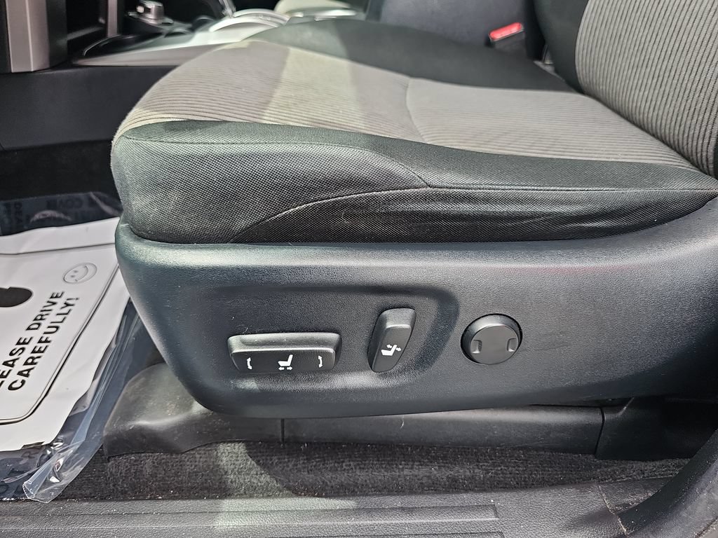 Used 2019 Toyota 4Runner SR5 AWD/4WD image 28