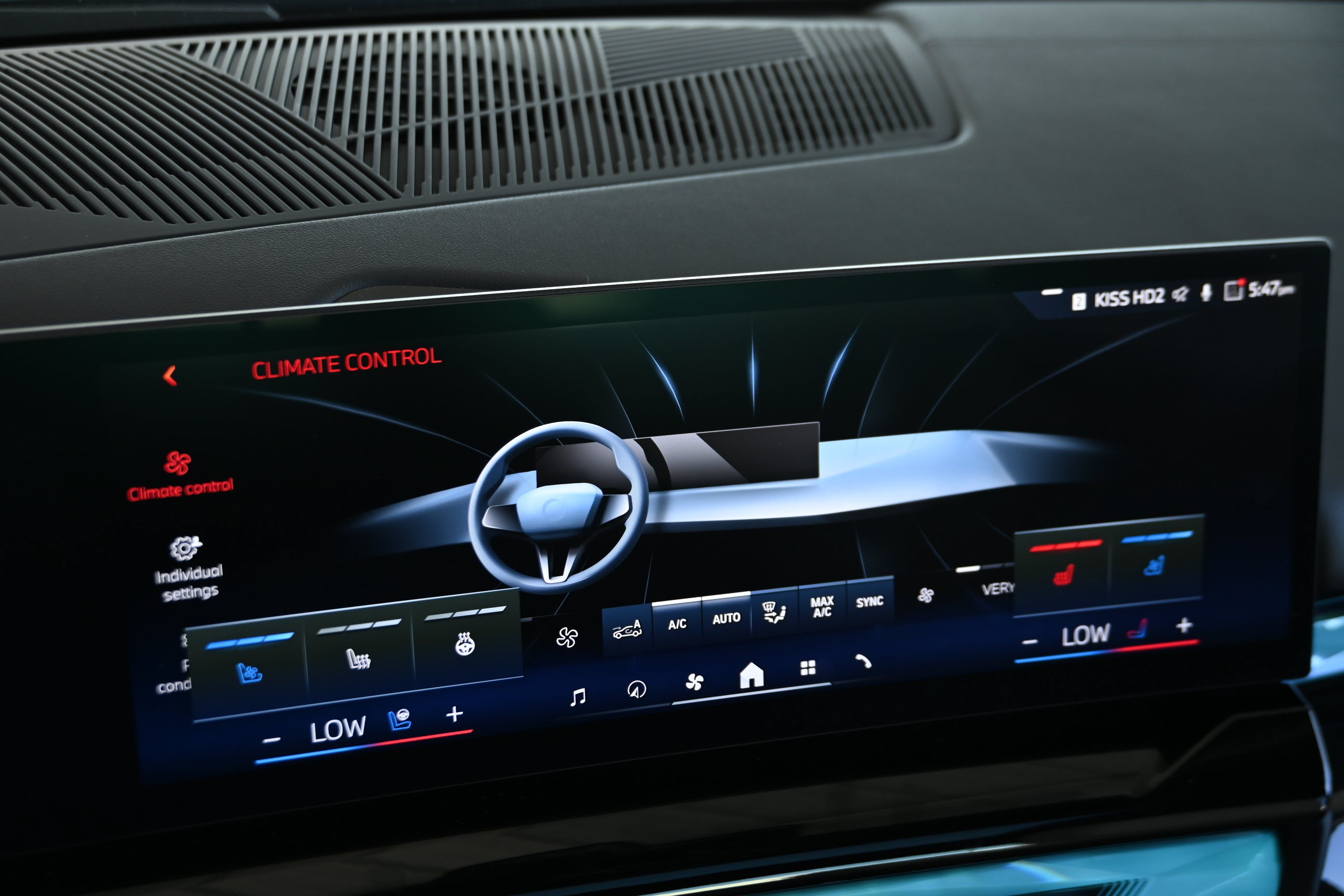 Certified 2026 BMW i5 eDrive40 w/ Executive Package RWD image 18