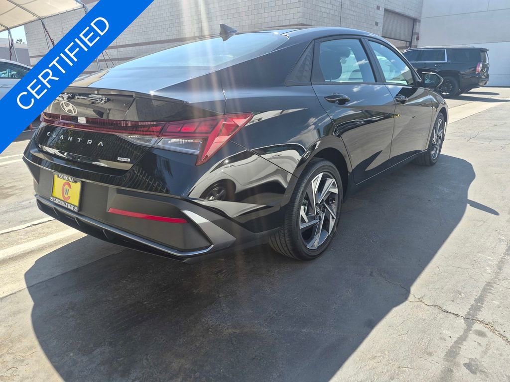 Used 2025 Hyundai Elantra SEL image 5