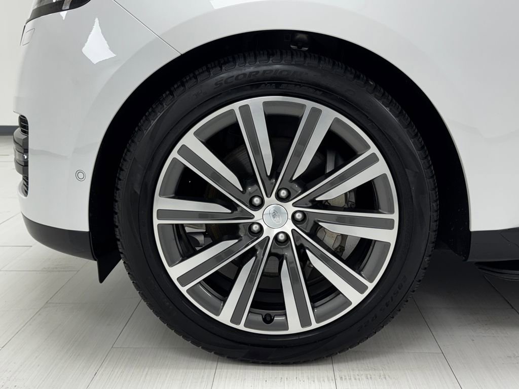 Used 2023 Land Rover Range Rover SE image 41