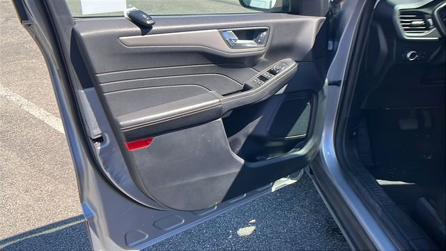 Used 2021 Ford Escape SE image 15