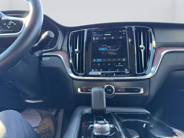 Used 2025 Volvo S60 T8 Ultra w/ Climate Package image 38