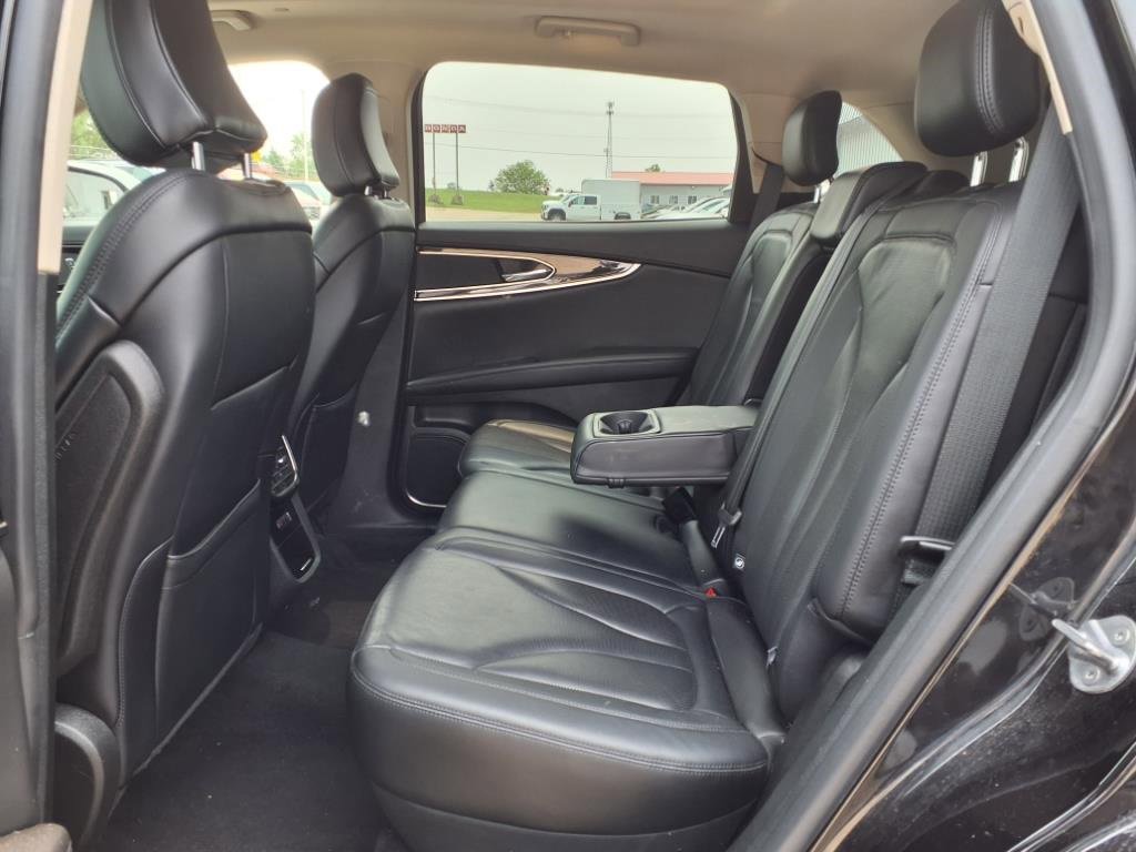 Used 2023 Lincoln Nautilus Reserve image 5