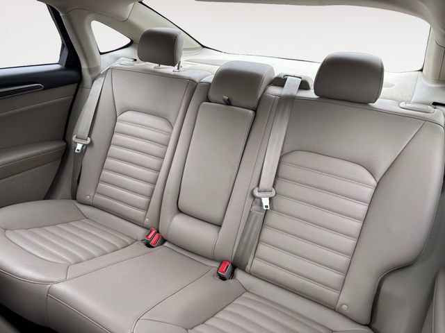 Used 2020 Ford Fusion SEL image 13